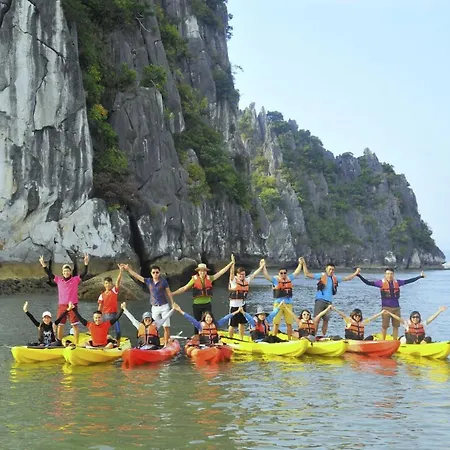 Minh Hang Cruise